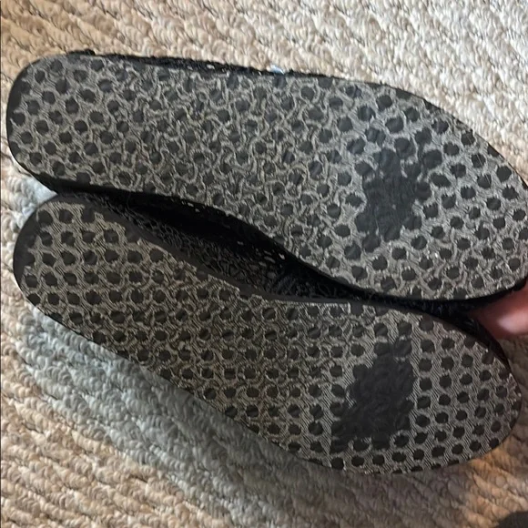 Toms Black Crochet Flats - Picture 2 of 4